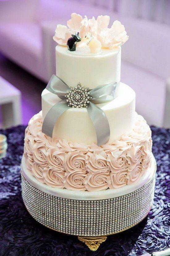 รูปภาพ:http://www.himisspuff.com/wp-content/uploads/2016/02/blush-wedding-cake-idea-via-Robert-Godridge-Photography.jpg