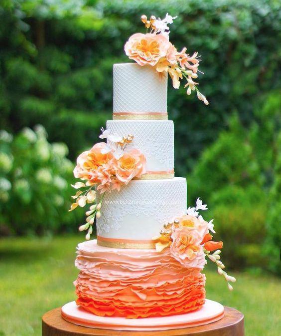 รูปภาพ:http://www.himisspuff.com/wp-content/uploads/2016/02/wedding-cake-with-sugar-coral-flowers.jpg