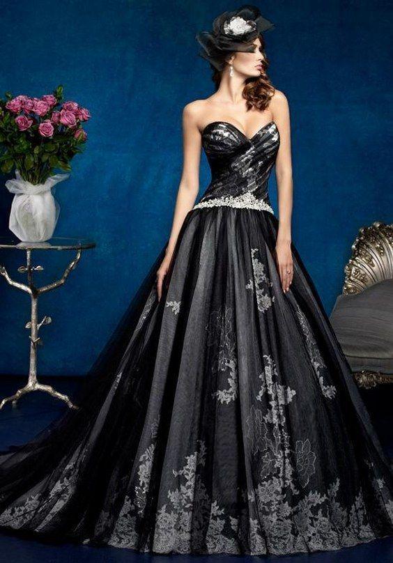 รูปภาพ:http://www.himisspuff.com/wp-content/uploads/2016/03/KITTYCHEN-Couture-black-tulle-lace-wedding-dress.jpg