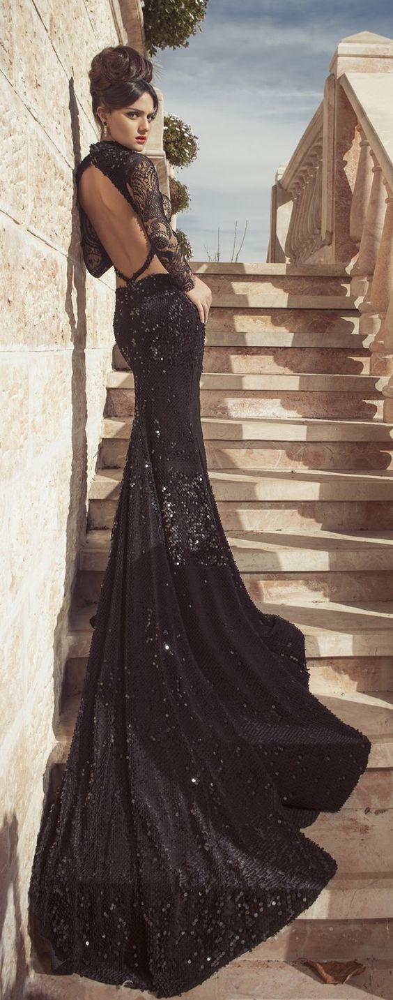 รูปภาพ:http://www.himisspuff.com/wp-content/uploads/2016/03/Glamorous-Oved-Cohen-black-mermaid-wedding-dress.jpg