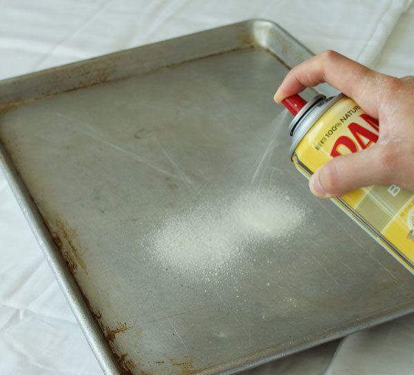รูปภาพ:http://www.pastrypal.com/wp-content/uploads/2009/08/sponge-cake-spray-pan.jpg