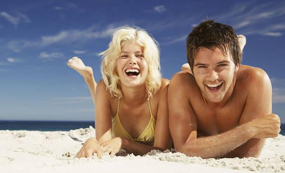 รูปภาพ:http://expertshelpguide.com/wp-content/uploads/2014/12/happy-young-couple-on-the-beach-01.jpg