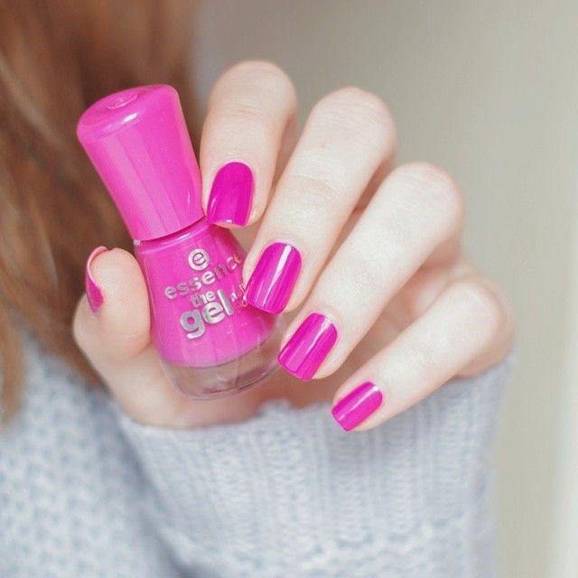 รูปภาพ:http://exploregram.com/wp-content/uploads/2015/05/thank-you-@ablueberrya-for-this-wonderful-pic-of-the-gel-nail-polish-09-lucky-essence-nails-nailpoli.jpg