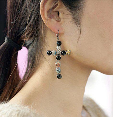 รูปภาพ:http://www.fashionlady.in/wp-content/uploads/2014/07/rhinestone-earrings.jpg