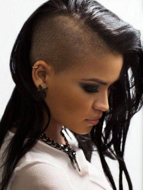 รูปภาพ:http://hairstylehub.com/wp-content/uploads/2017/02/long-hair-with-half-shaved-head.jpg