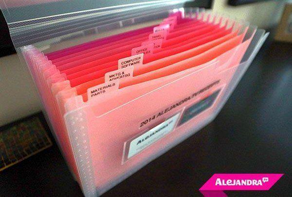 รูปภาพ:http://hative.com/wp-content/uploads/2014/11/office-organizing-ideas/7-receipts-organizer.jpg