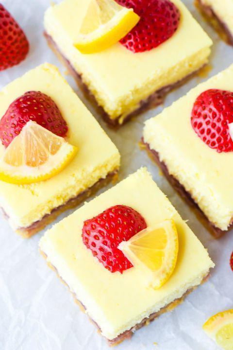 รูปภาพ:http://ghk.h-cdn.co/assets/17/08/480x720/gallery-1487715016-lemon-cream-cheese-bars-with-strawberries.jpg