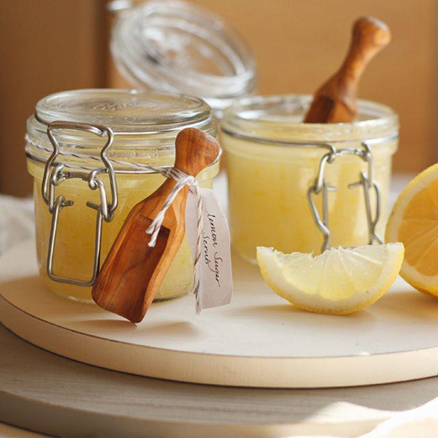 ภาพประกอบบทความ DIY Lemon Sugar Body Scrub สครับเลมอนฉบับโฮมเมด ผิวสวยได้ง่ายๆ แถมยังประหยัดตังค์ด้วย