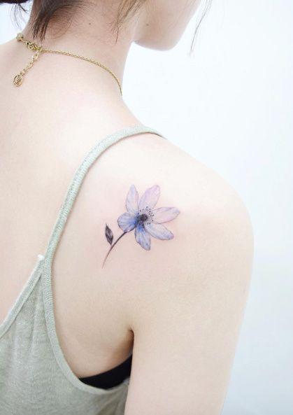 รูปภาพ:http://tattooblend.com/wp-content/uploads/2016/08/floral-back-shoulder-tattoo-2.jpg