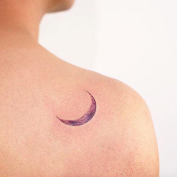 รูปภาพ:http://tattooblend.com/wp-content/uploads/2016/08/violet-crescent-moon-tattoo.jpg
