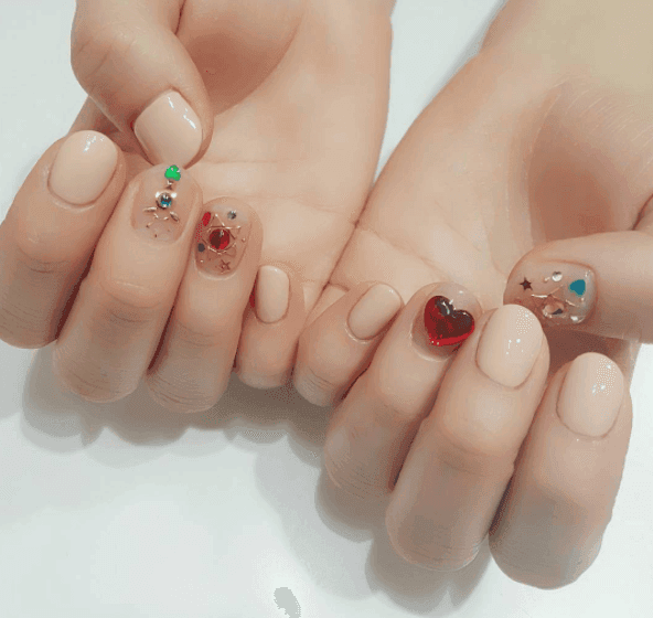 รูปภาพ:http://imgs.niusnews.com/upload/imgs/default/2017FebCH/0215nails/36.png