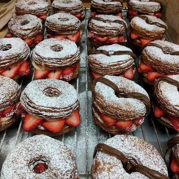 รูปภาพ:http://www.cuded.com/wp-content/uploads/2017/02/Strawberry-donuts-15.jpg