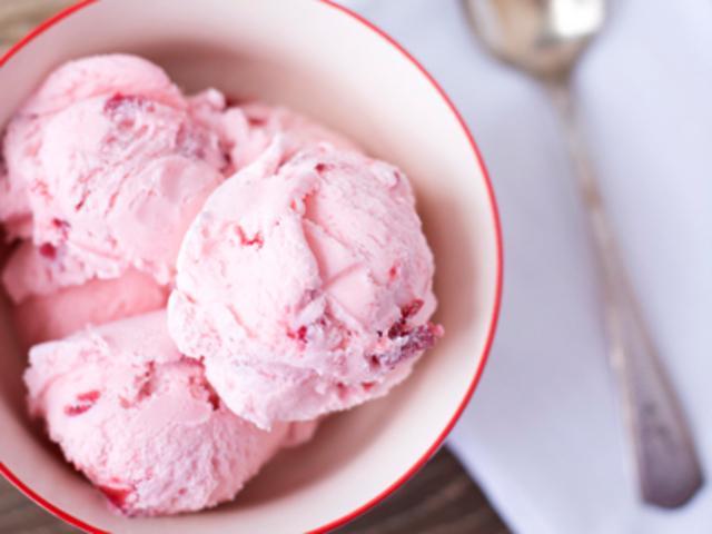 รูปภาพ:http://www.rd.com/wp-content/uploads/2013/07/03-strawberry-ice-cream-sl.jpg