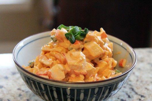 รูปภาพ:https://i2.wp.com/funnyloveblog.com/wp-content/uploads/2013/02/bowl-of-crab-salad.jpg?resize=529%2C352