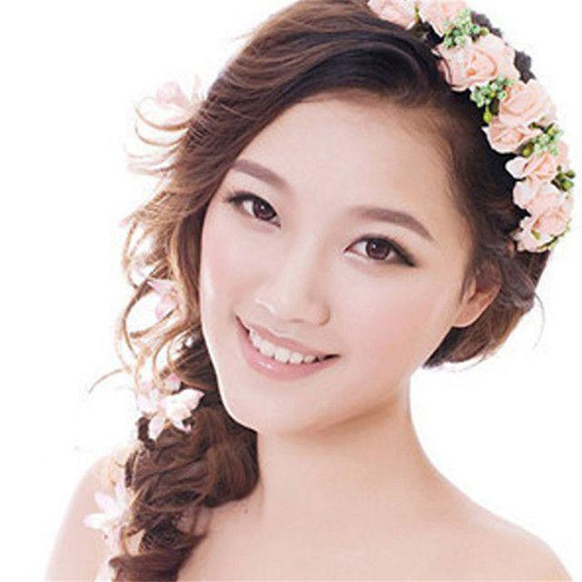 รูปภาพ:http://g02.a.alicdn.com/kf/HTB1e4YwIXXXXXavaXXXq6xXFXXX5/Yang-Modern-gaya-korea-wanita-hairbands-Bunga-bunga-pengantin-aksesoris-rambut-Pengantin-karangan-bunga-rambut-ornamen.jpg