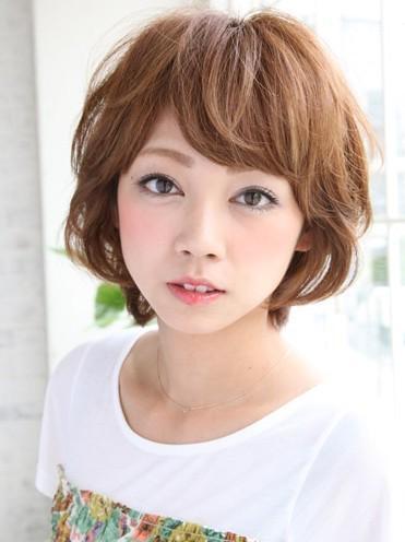 รูปภาพ:http://1.bp.blogspot.com/-78iaZ7SM6vY/T-FaWrJcgXI/AAAAAAAAA6E/XPCQxPZ8SrA/s1600/japanese-asian-short-hairstyles-2012-2013+(7).jpg