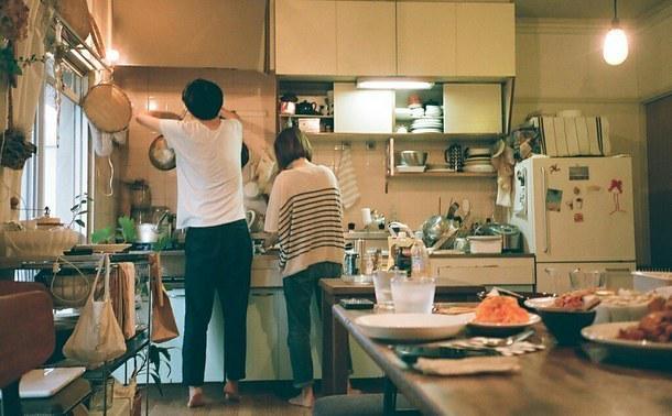 รูปภาพ:http://s12.favim.com/610/161028/boyfriend-cooking-couple-girlfriend-Favim.com-4823187.jpeg