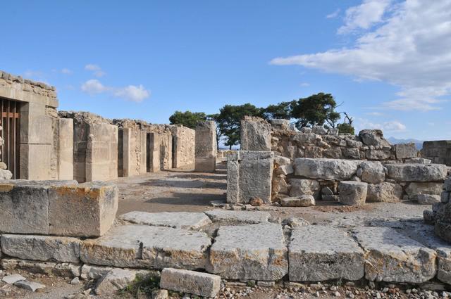 รูปภาพ:http://www.hellenicfoundation.com/Crete/Ancient%20Crete/Ruins1-lg.jpg