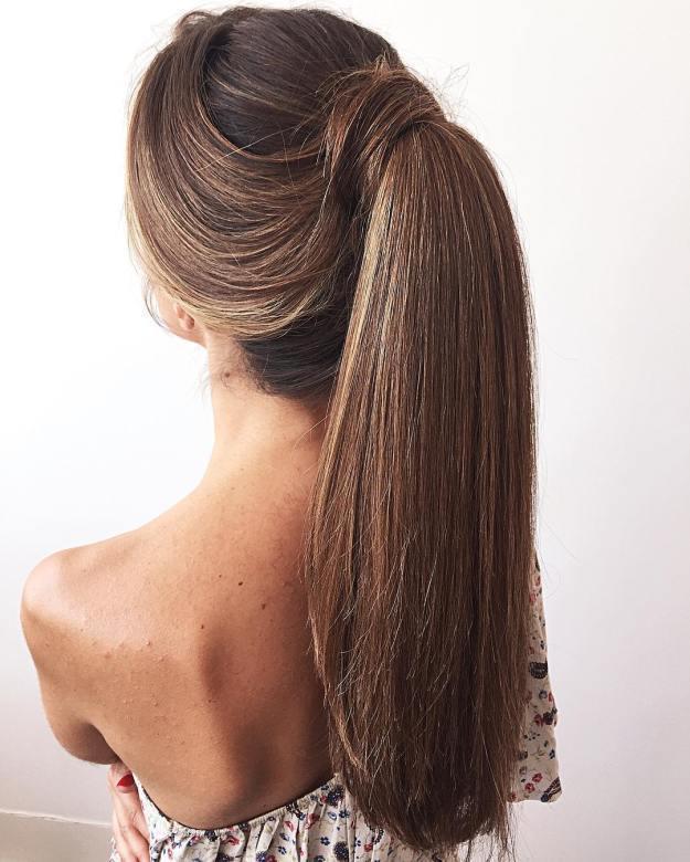 รูปภาพ:http://i0.wp.com/therighthairstyles.com/wp-content/uploads/2017/03/15-sleek-ponytail-for-long-thick-hair.jpg?zoom=1.25&resize=500%2C624