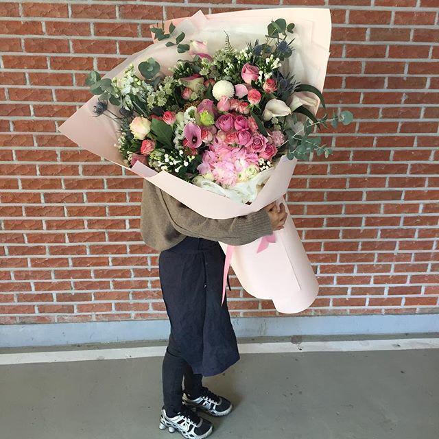 รูปภาพ:https://www.instagram.com/p/BOFabkCBvsZ/?taken-by=lafleur_flower