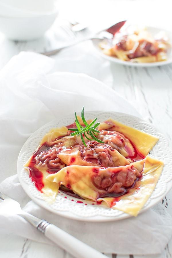 รูปภาพ:http://cooktoria.com/wp-content/uploads/2015/12/cherry-dumplings-4.jpg