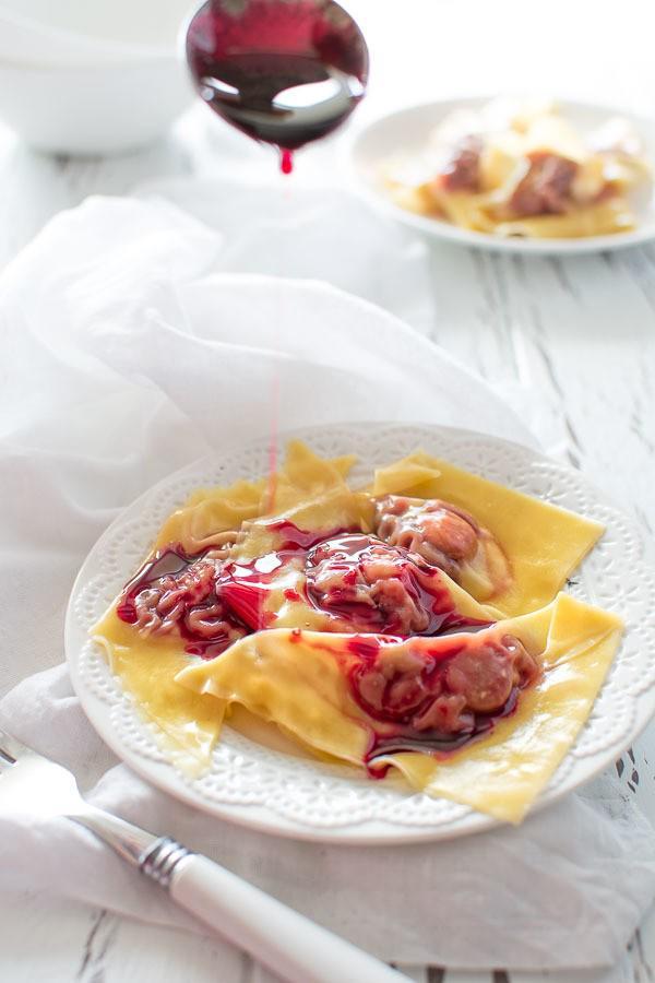 รูปภาพ:http://cooktoria.com/wp-content/uploads/2015/12/cherry-dumplings-3.jpg
