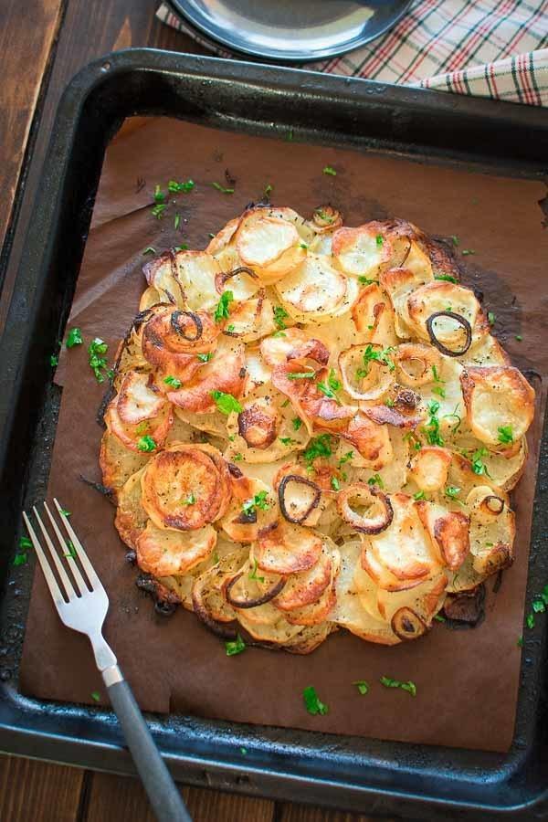 รูปภาพ:http://cooktoria.com/wp-content/uploads/2016/11/Simple-Potato-Cake-with-Onions-13.jpg