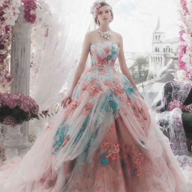 ตัวอย่าง ภาพหน้าปก:ไอเดียชุดแต่งงาน 'Floral Wedding Dresses' ที่อบอวลไปด้วยกลิ่นอายของดอกไม้!
