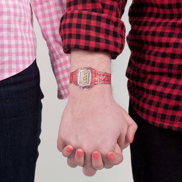 รูปภาพ:http://cdn.shopify.com/s/files/1/0080/8372/products/tattly_julia_rothman_love_watch_web_applied_01_grande.jpg