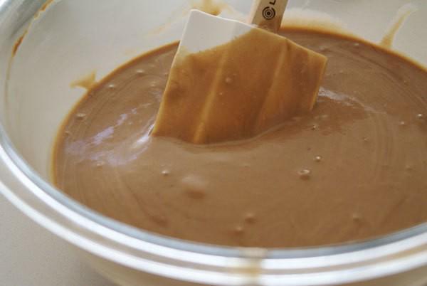 รูปภาพ:http://www.pastrypal.com/wp-content/uploads/2009/08/milk-chocolate-caramel-mousse-ready.jpg