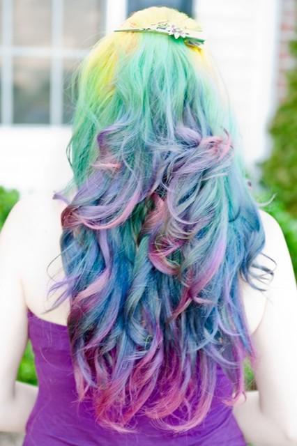 รูปภาพ:http://www.haircolorsideas.com/wp-content/uploads/2012/07/curly-rainbow-hair.jpg