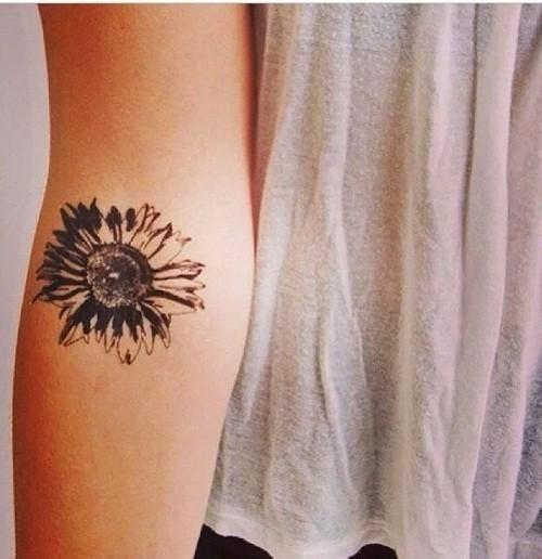 รูปภาพ:http://www.piercingmodels.com/wp-content/uploads/2016/02/small-sunflower-tattoo-on-arm.jpg