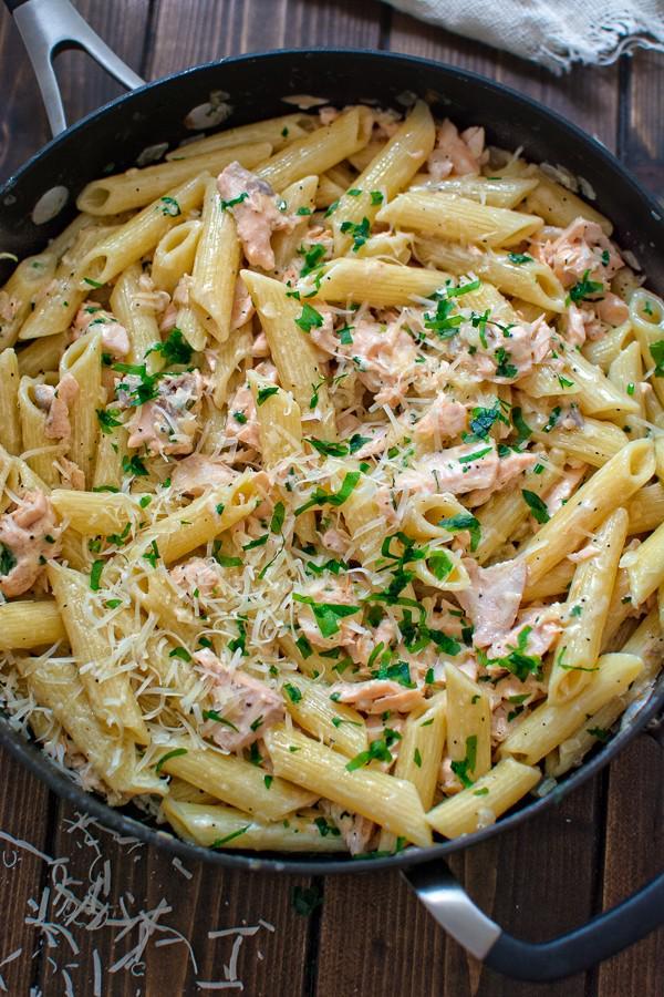 รูปภาพ:http://cooktoria.com/wp-content/uploads/2017/02/creamy-salmon-pasta-16.jpg