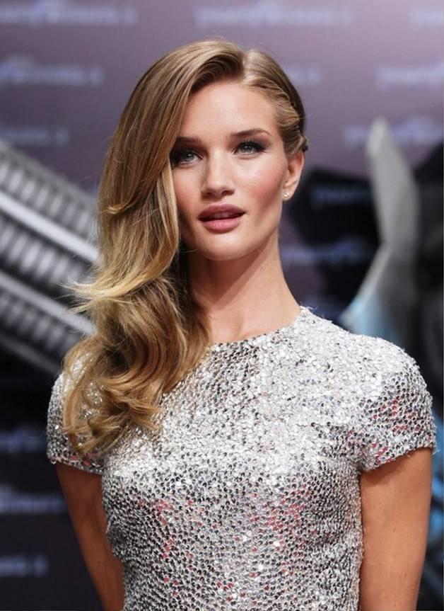 รูปภาพ:http://amusedmedia.com/wp-content/uploads/2015/07/Side-part-hairstyles.jpg