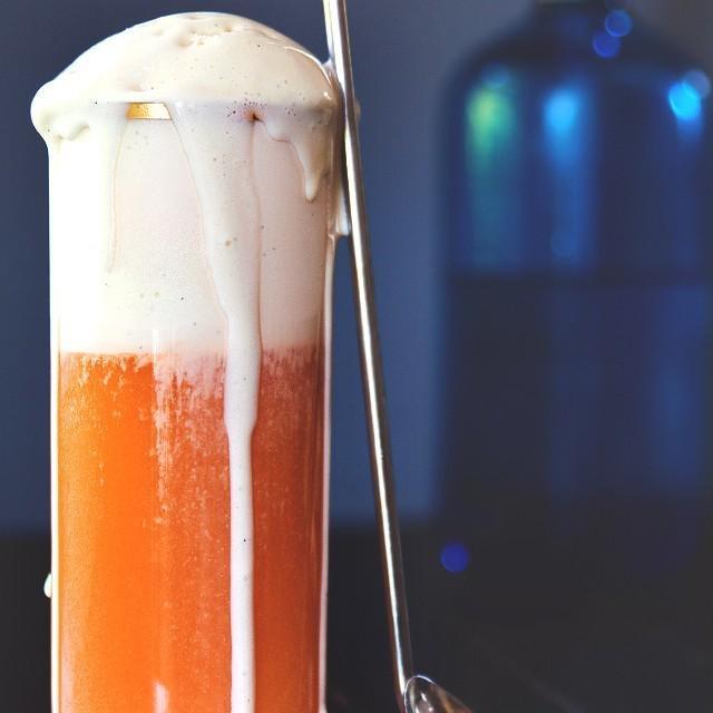 ภาพประกอบบทความ 'Thai Iced Tea Float' ชาเย็นโฟลทสูตรเด็ด อร่อยเพลินเกินห้ามใจจนวางแก้วแทบไม่ลง