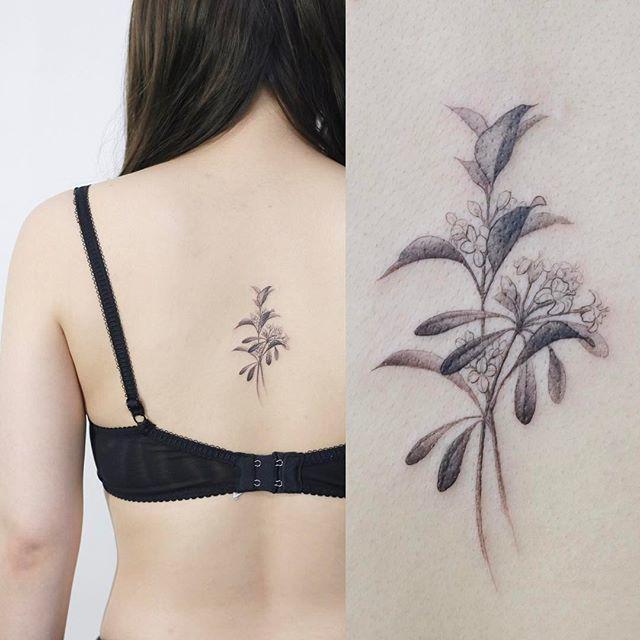 รูปภาพ:https://www.instagram.com/p/BSSpU-bDxVA/?taken-by=tattooist_doy