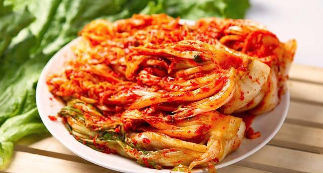 รูปภาพ:http://d3pah2c10lnl36.cloudfront.net/sura_wp/wp-content/uploads/2015/10/SUra-Korean-Cuisine-Koreas-Greatest-Food-Kimchi-Blog.jpg