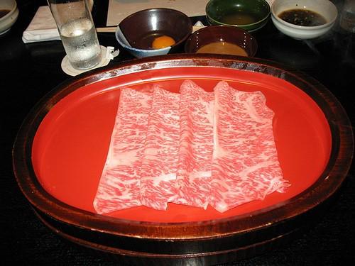รูปภาพ:http://www.japanguidebook.com/files/u2/japanese_kobe_beef_photo.jpg
