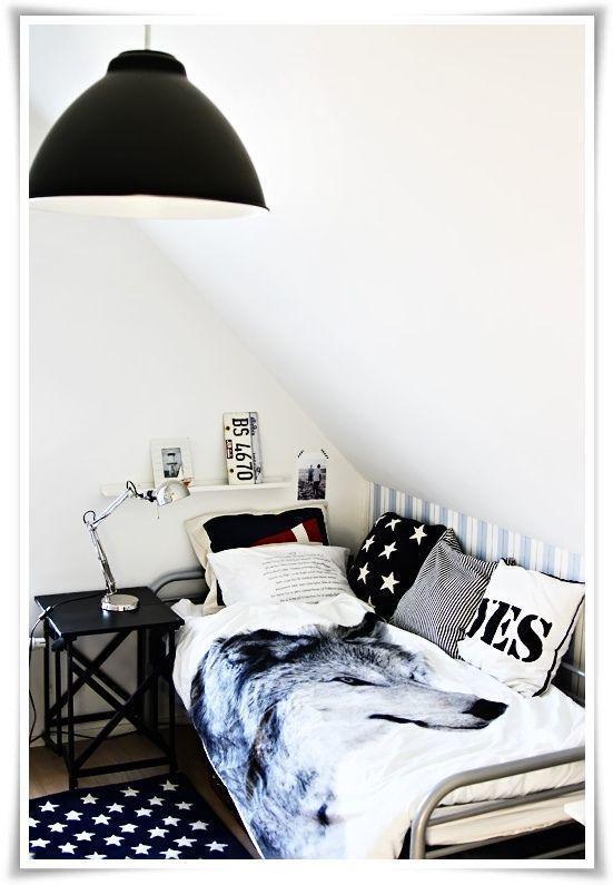 รูปภาพ:http://eslamoda.com/wp-content/uploads/sites/2/2015/07/black-bedroom17.jpg