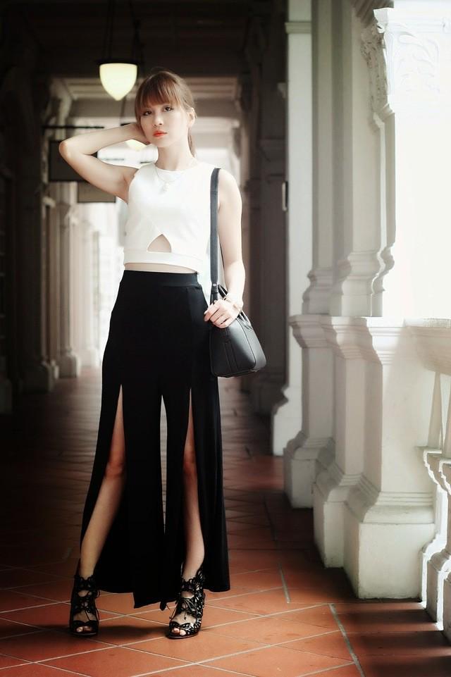 รูปภาพ:http://2.bp.blogspot.com/-SkUZtHKY998/U9urHCJLhWI/AAAAAAAAGBM/WEHC5JhM6jI/s1600/Slit+Pants+&+Cutouts.jpg