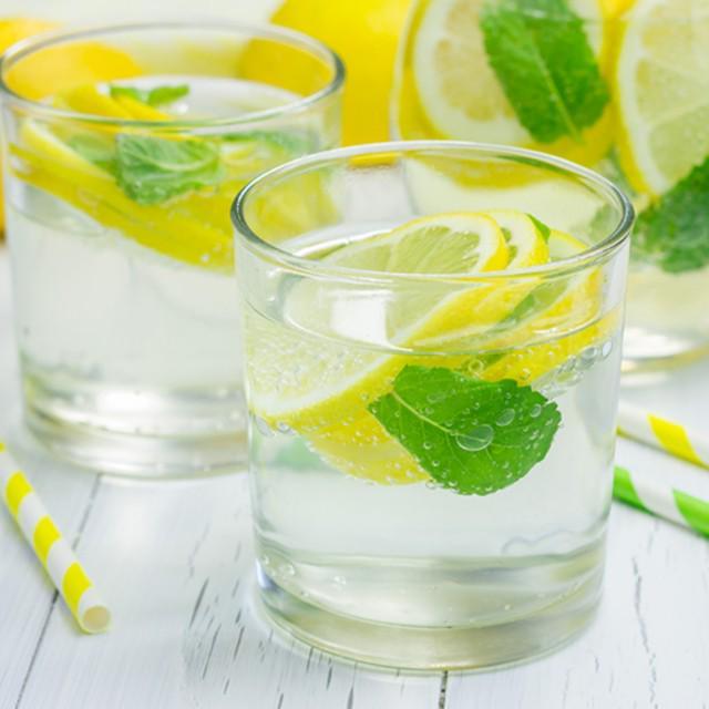 ภาพประกอบบทความ  Citrus and Mint Infused Water เครื่องดื่มสุดฟิน อร่อยง่ายสดชื่นรับหน้าร้อน