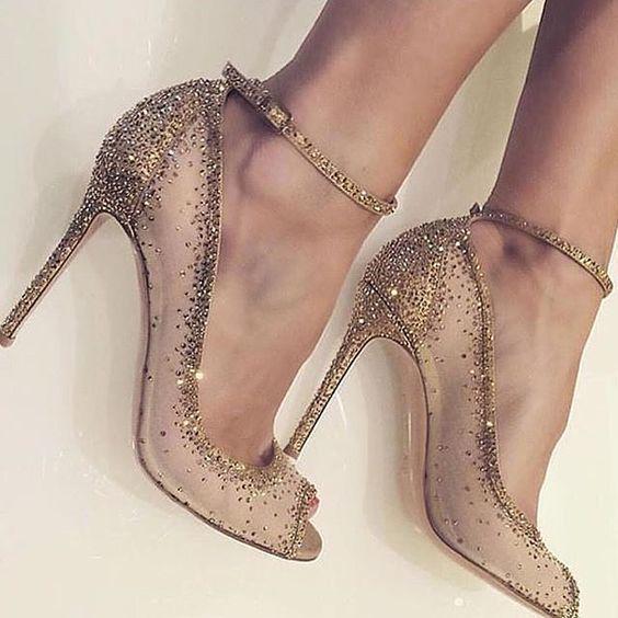 รูปภาพ:http://trend2wear.com/wp-content/uploads/2017/05/high-heels-7.jpg
