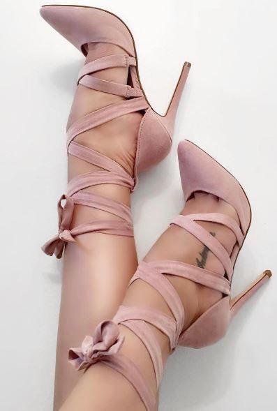 รูปภาพ:http://trend2wear.com/wp-content/uploads/2017/05/high-heels-10.jpg