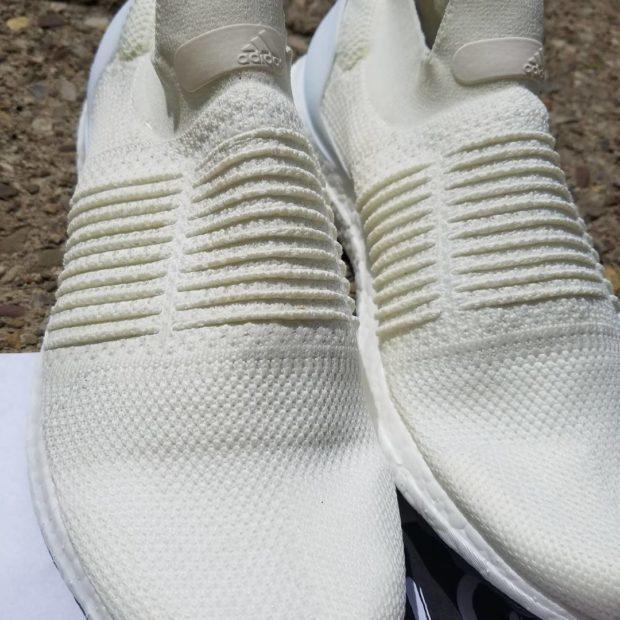 รูปภาพ:https://newsneakernews-wpengine.netdna-ssl.com/wp-content/uploads/2017/05/adidas-ultra-boost-uncaged-laceless-05-620x620.jpg