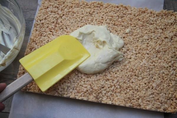 รูปภาพ:http://www.shutterbean.com/wp-content/uploads/2013/04/lemongingerricekrispies-050.jpg