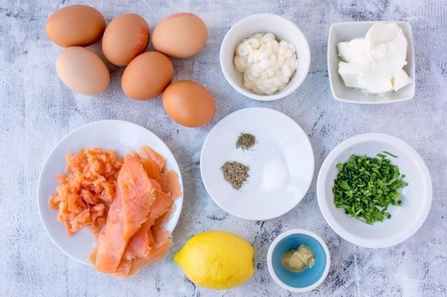 รูปภาพ:https://images.britcdn.com/wp-content/uploads/2017/05/Smoked-Salmon-Devilled-Eggs-recipe-ingredients.jpg?fit=max&w=800