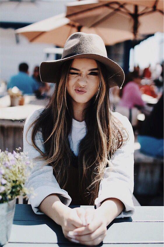 รูปภาพ:http://trend2wear.com/wp-content/uploads/2017/05/stylish-hats-17.jpg