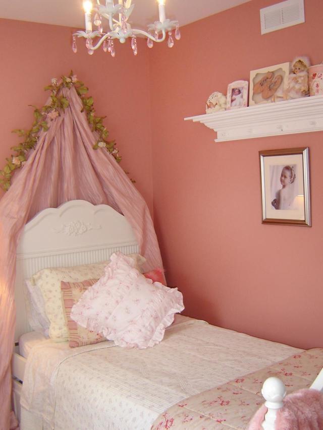 รูปภาพ:http://pink-decor.com/wp-content/uploads/2016/10/Fascinating-Pink-Shabby-Chic-Bedroom-Simple-Inspirational-Home-Decorating-with-Pink-Shabby-Chic-Bedroom.jpg