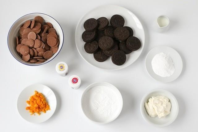 รูปภาพ:https://images.britcdn.com/wp-content/uploads/2016/01/chocolate-orange-truffles-ingredients.jpg?fit=max&w=800