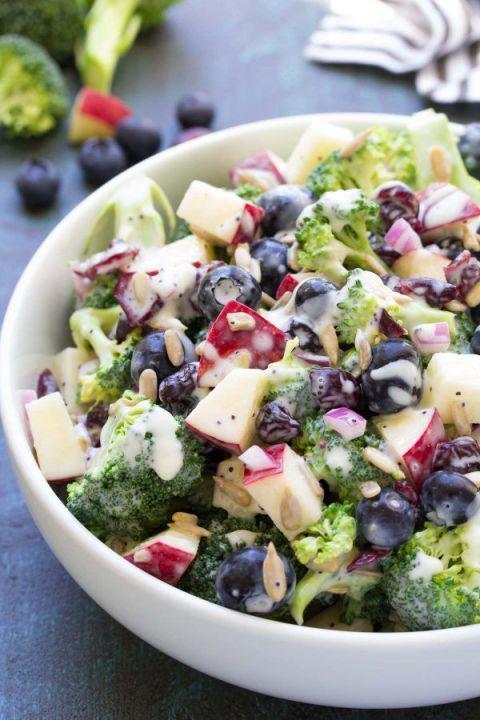 รูปภาพ:http://ghk.h-cdn.co/assets/17/23/480x720/gallery-1496763380-no-mayo-broccoli-salad-1200-7930-600x900.jpg